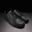 Fuego lage zwarte danssneakers unisex streetwear stijl