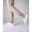 Suny-7420-Suede-Wit-Beige-Danssneakers-met-een multi brede tussenzool