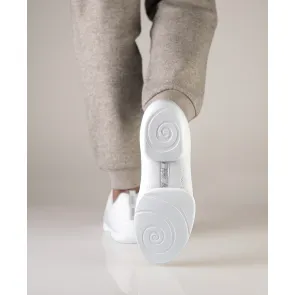 Witte danssneakers voor salsa en bachata met spinpoint voor makkelijke draaibewegingen heren Suny Anna Kern 4060